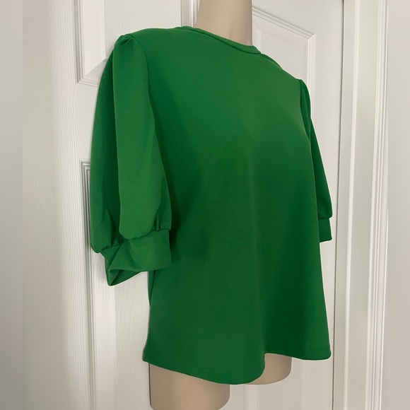 Green Top 💚 ☘️ - Picture 2 of 3